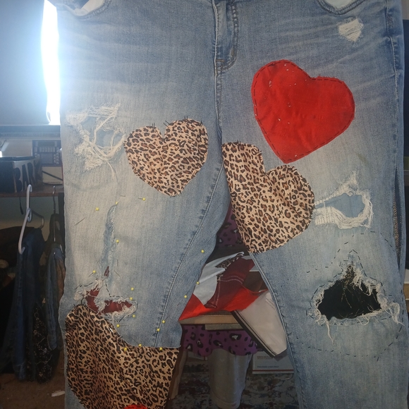 Torrid 20R Women's Flare Jeans with Heart and Leopard Patches - Picture 4 of 9